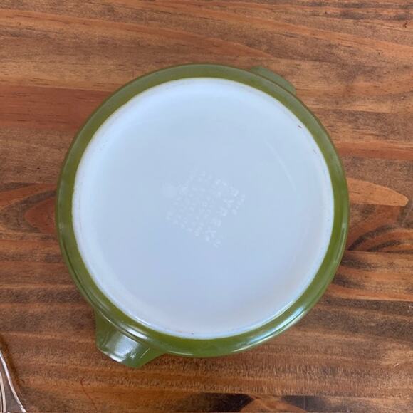 Pyrex Spring Blossom Green Casserole Dish with Lid 1.5L - Picture 8 of 10